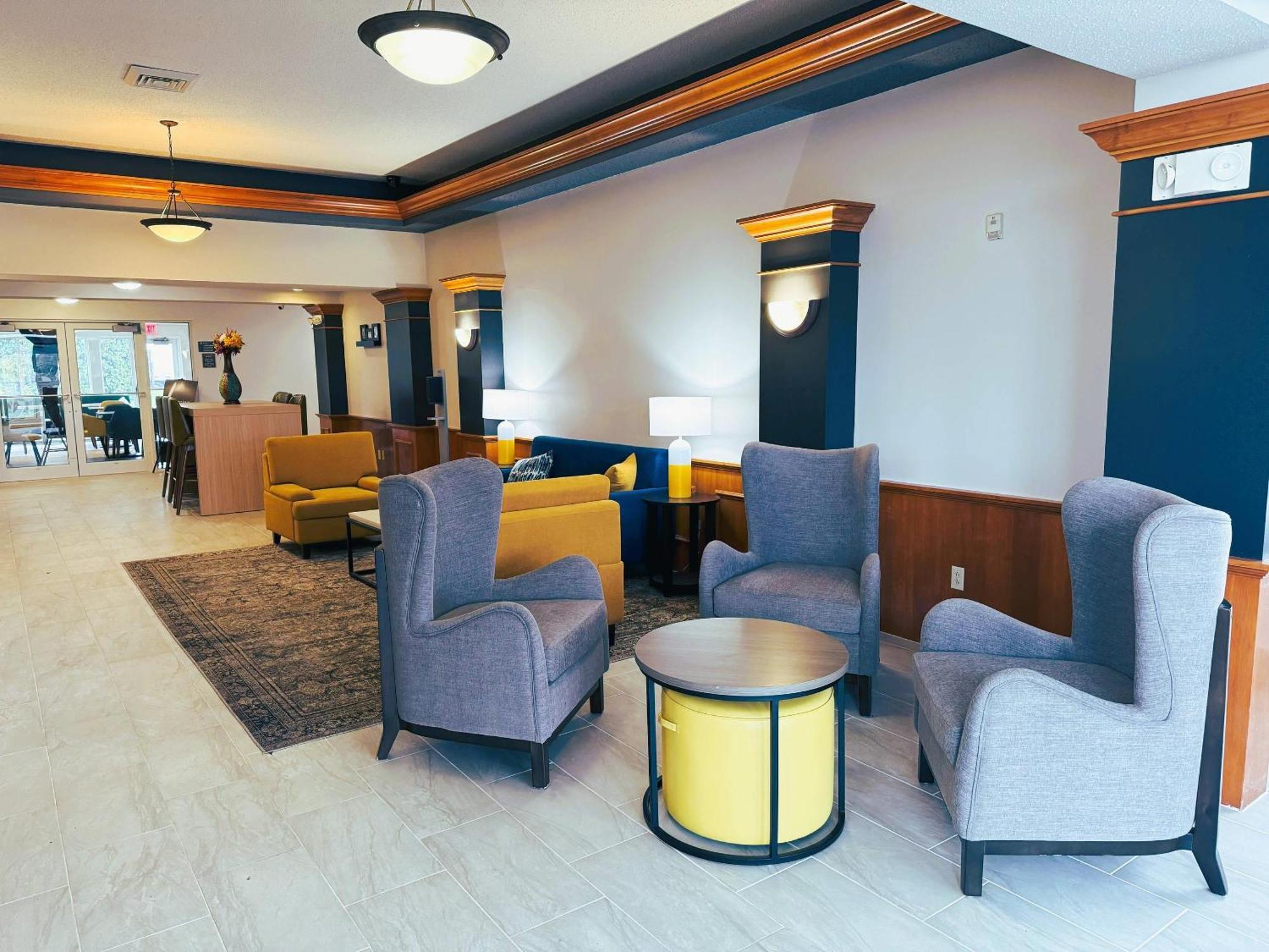 Comfort Inn & Suites Sheboygan I-43 Exterior foto